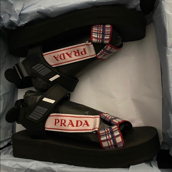 *FOUND* Looking for off-White dad sandals - Picture 4 of 4